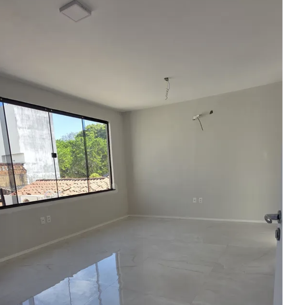 Sala comercial com janela ampla na Mund Offices